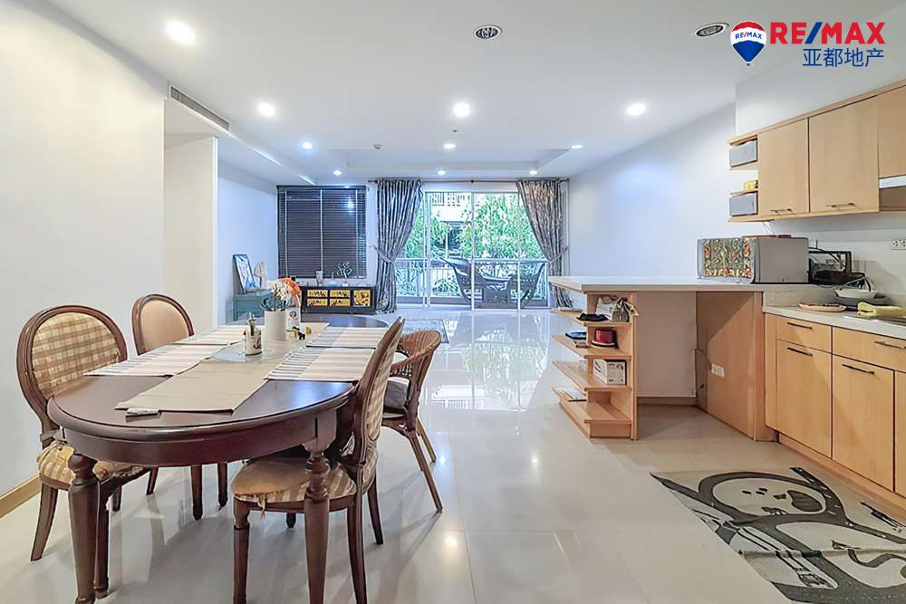 曼谷市中心101.61平方米2卧2卫公寓出售 Exquisite Urban Living: Corner Unit with Serene Green Views in Prime Bangkok Location.