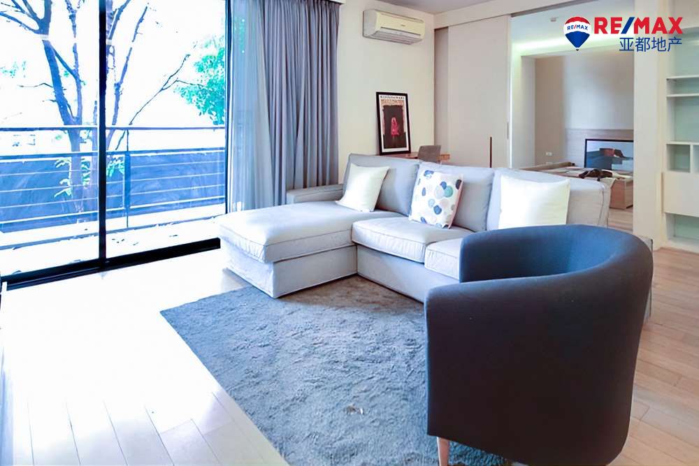 曼谷市中心豪华公寓54平方米1卧1卫出售 Effortlessly access condominium to BTS Ekkamai and Sukhumvit area.