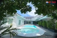 芭提雅东区泳池别墅168平方米4卧6卫出售  Luxurious Villa with Swimming Pool and Jacuzzi