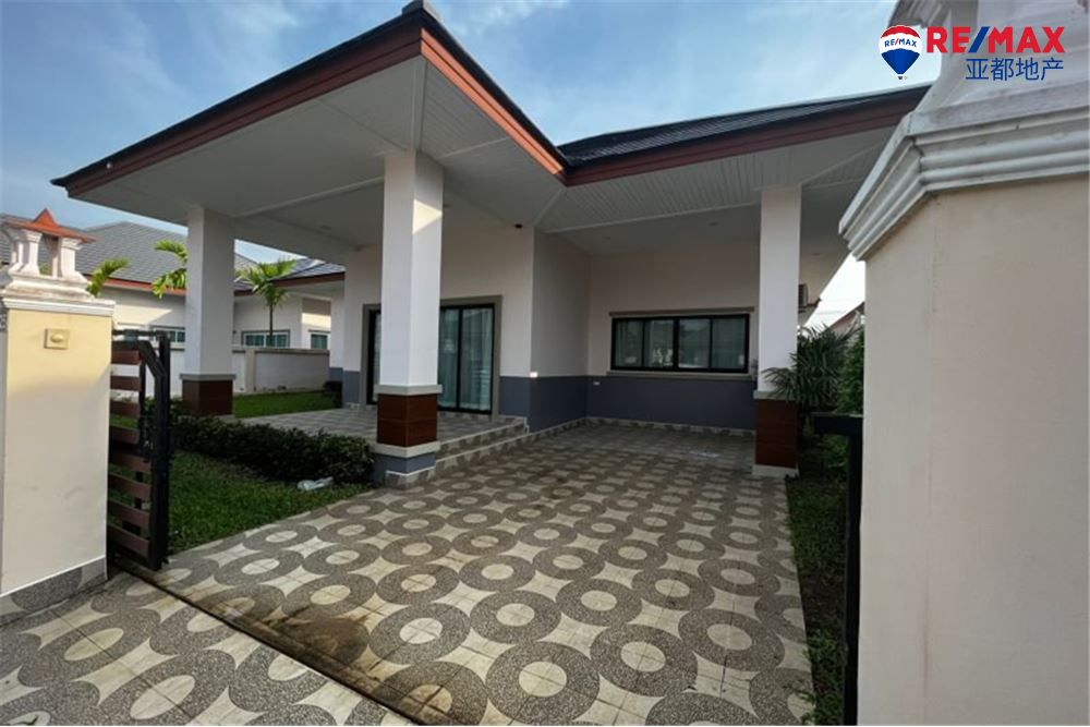 芭提雅生态别墅256平方米3卧2卫出售 3 Bedroom 2 Bathroom House in Baan Dusit Garden