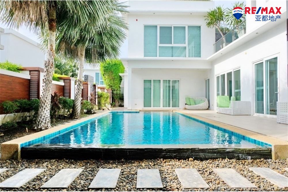 芭提雅中天棕榈绿洲400平5卧6卫现代别墅出售 Palm Oasis Villas 5 Bedroom for Sale