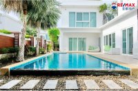 芭提雅中天棕榈绿洲400平5卧6卫现代别墅出售 Palm Oasis