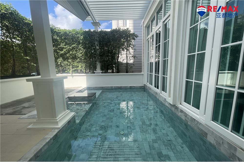 芭提雅纳中天佛罗里达私有泳池公寓67平方米1卧1卫出售 Grand Florida Beachfront 67 Sq.M. One Bedroom 