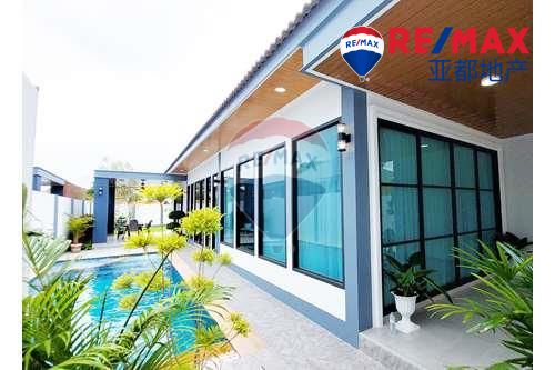芭提雅东区泳池别墅603平方米4卧5卫出售 Brand new 4 Bedroom House with Pool near Mabprachan Lake