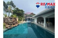 芭提雅中天公园泳池别墅952平方米3卧4卫出售 Stylish 3 Bedroom Pool Villa for Sale in Jomtien Park Villas
